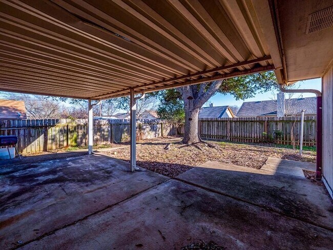 Building Photo - 1101 Cresswell Dr