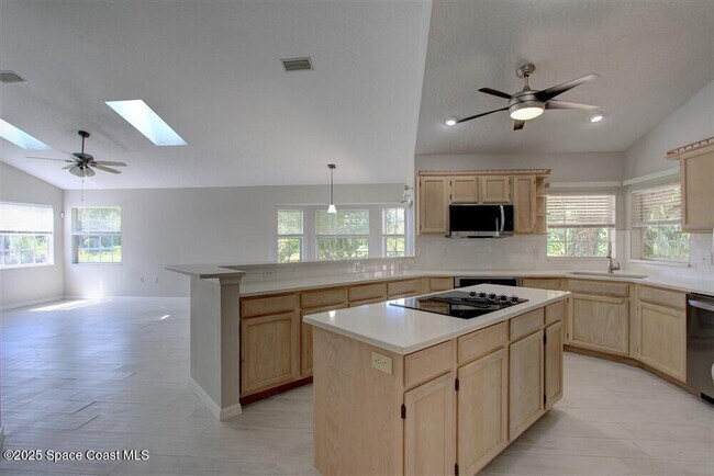 Building Photo - 4240 Wood Haven Dr