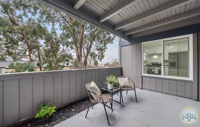 Building Photo - Fully Updated 2 BR | 1 BA Condo in Vallejo