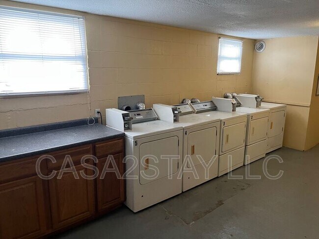 Building Photo - 1404 S Wilson Rd