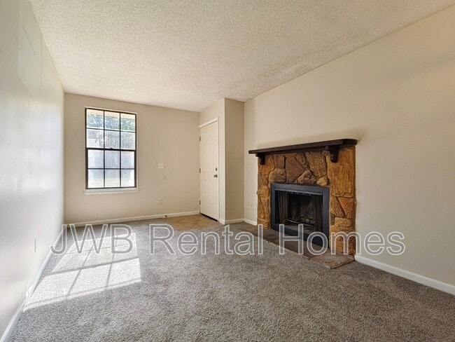 Building Photo - 2512 Sandusky Ave E