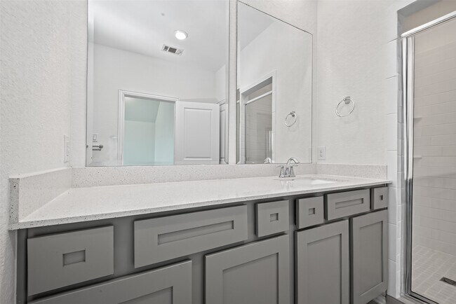 Building Photo - 4743 Glen Isle Dr