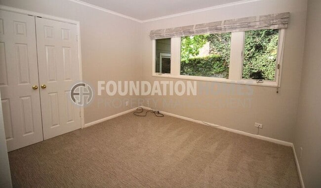 Building Photo - 133 Tiburon Blvd