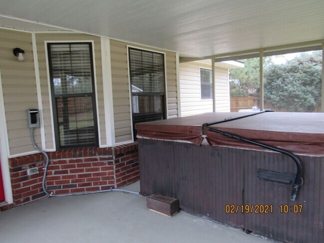 Building Photo - Daleville!