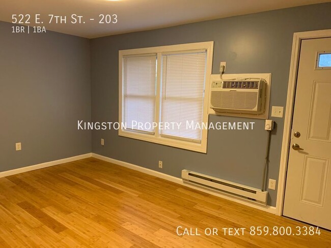 Building Photo - Remodeled 1 Bedroom Now Available! HOLIDAY...