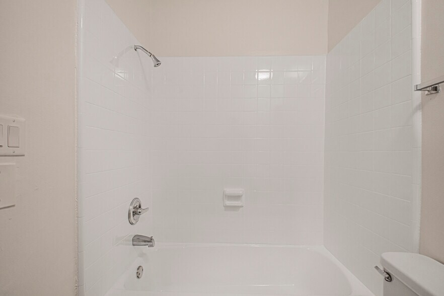 Building Photo - 5845 Interceptor St