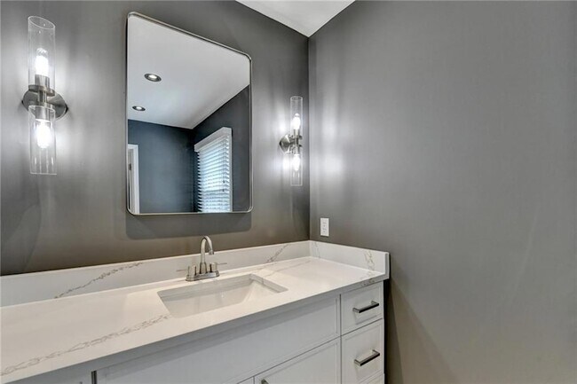 Building Photo - 3914 Granger Dr