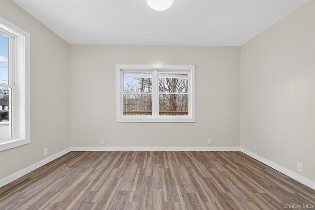 Building Photo - 303 Main St