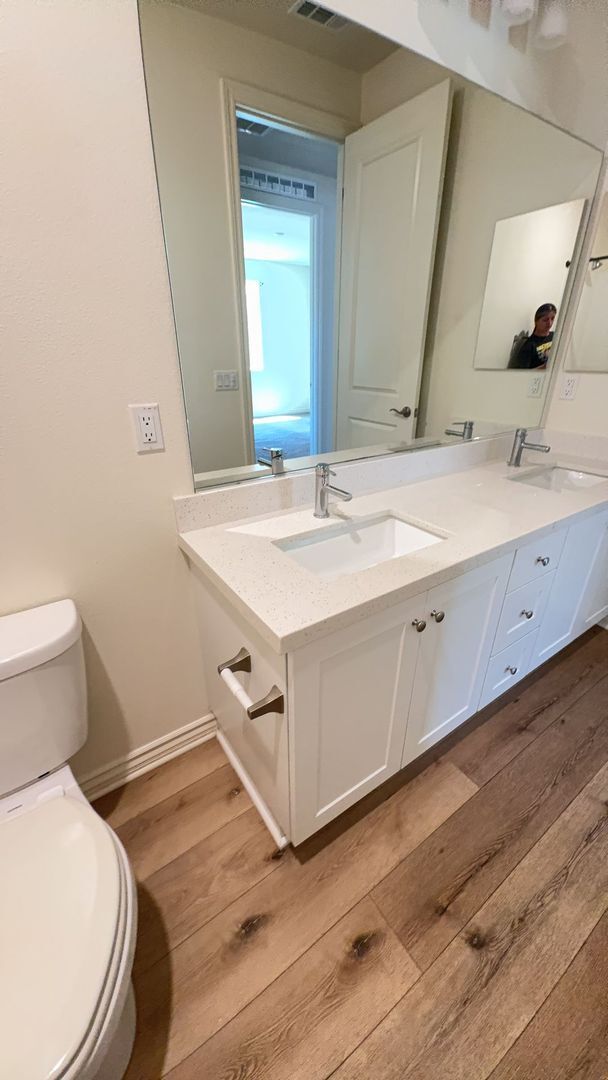 Building Photo - 3 BEDROOM VICTORVILLE HOME