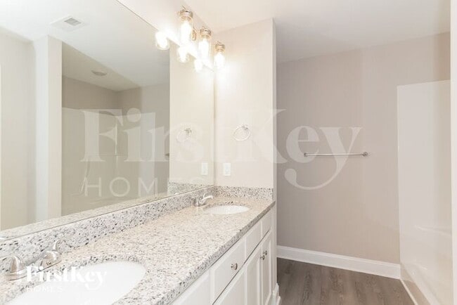 Building Photo - 1520 Longbow Dr