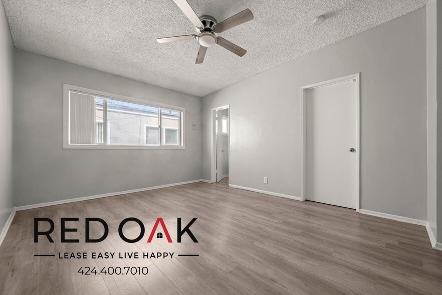 Building Photo - 2036 E Whiting Ave