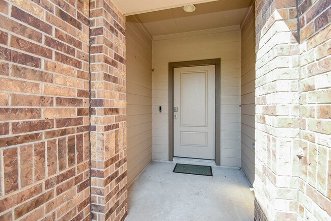 Building Photo - 8222 Hush Hts Dr