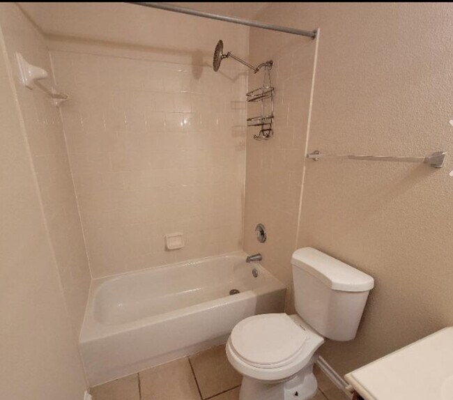 Building Photo - Modern 3-Bedroom Home with Great Amenities in San Antonio