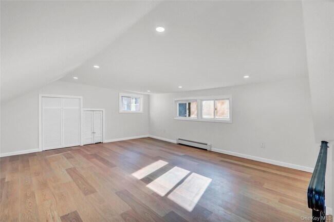 Building Photo - 70 Orchard Pl