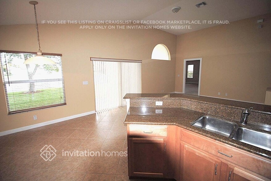 Building Photo - 4003 W Hamilton Ky