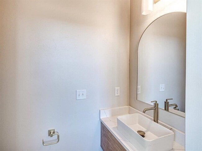 Building Photo - 29596 Memory Ln