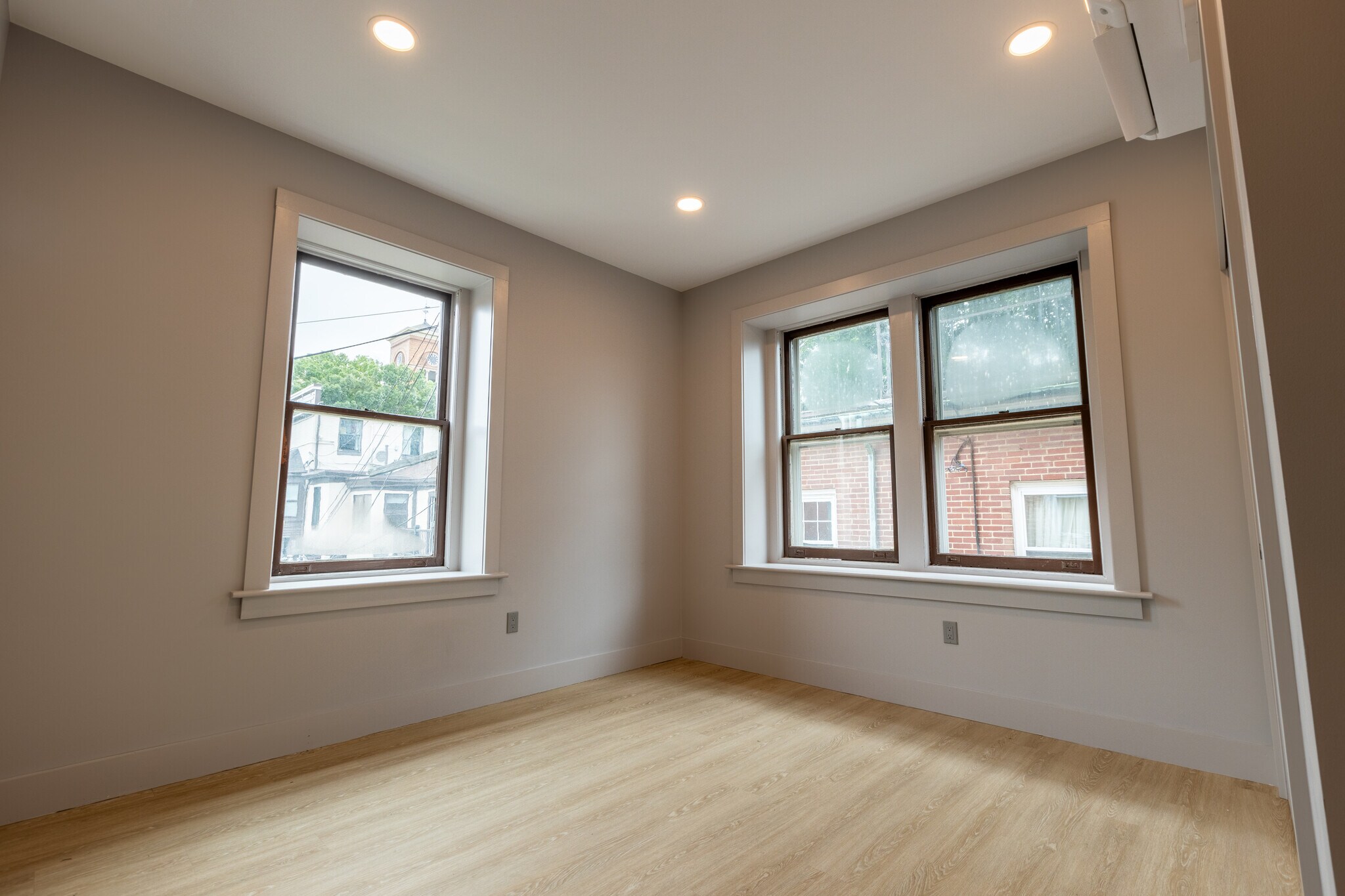 Building Photo - 214 Spring Garden St