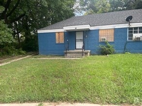 Building Photo - 813 N Dunlap St