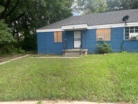 Building Photo - 813 N Dunlap St