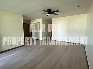 Building Photo - 3120 N Applewood Dr