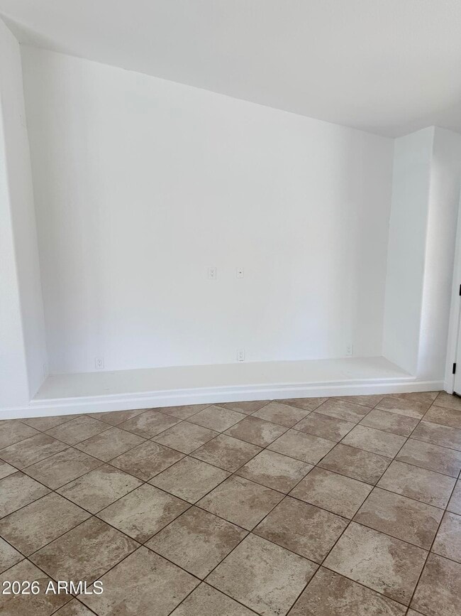 Building Photo - 3861 E Heather Ct