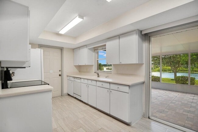 Building Photo - 1143 E Fowler Dr