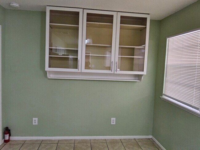 Building Photo - 3 Bedroom 2 Bath Home for Rent