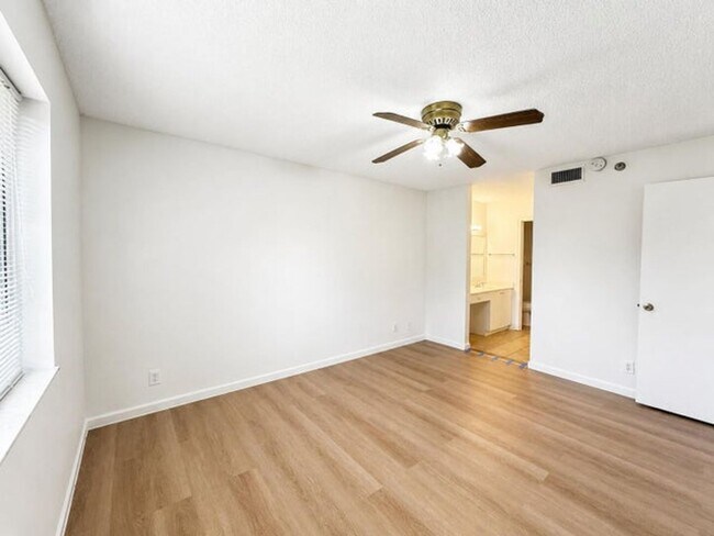 Building Photo - 340 NW 67th St