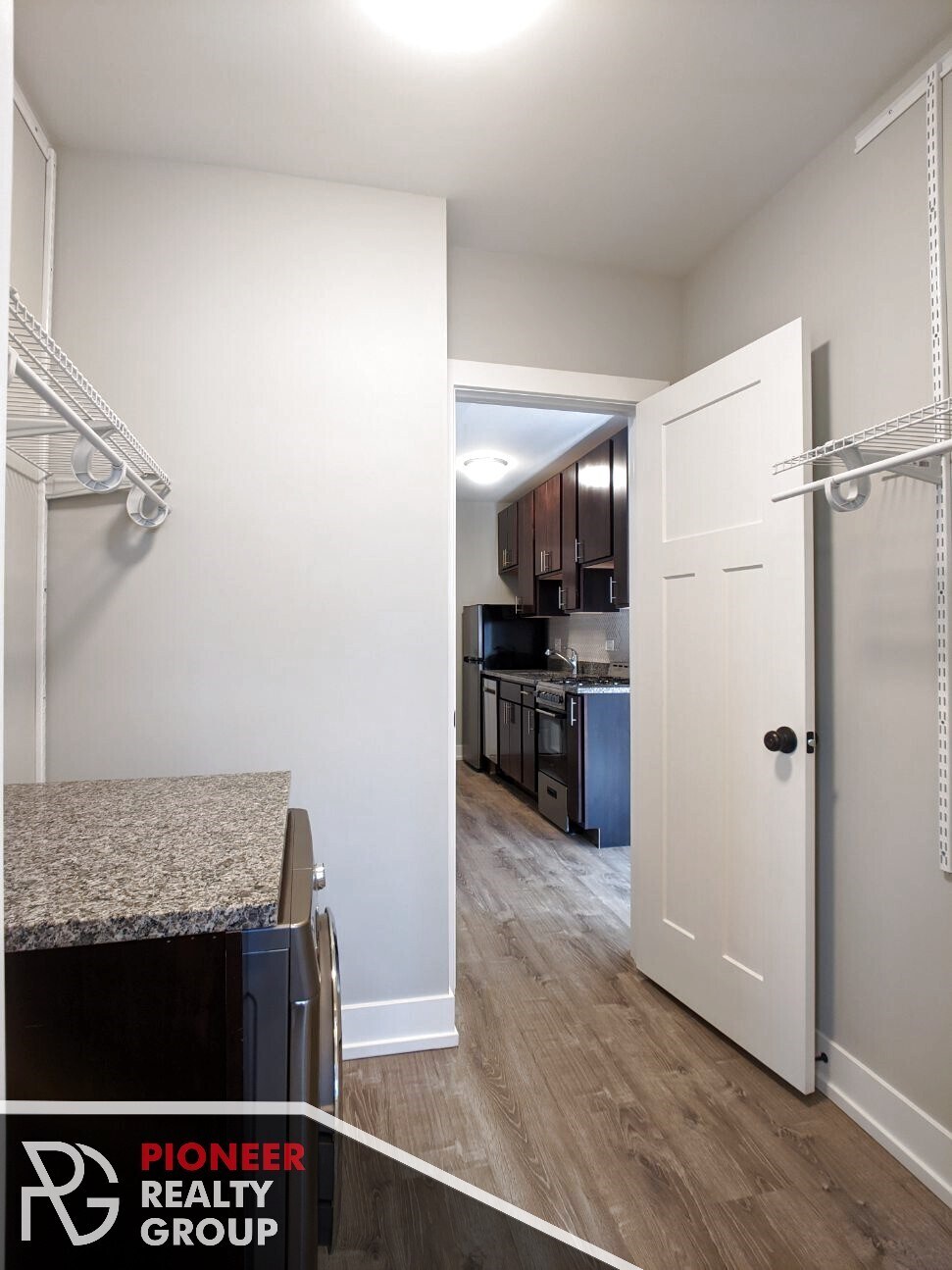 Building Photo - 709 W Brompton Ave