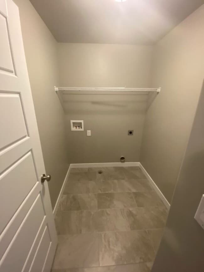 Building Photo - Beautiful Bountiful Townhome