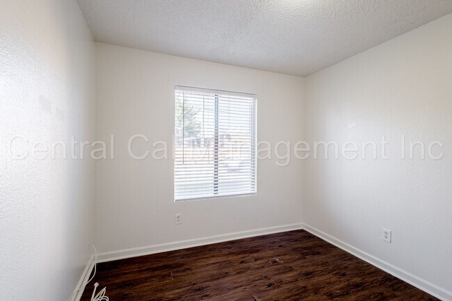 Building Photo - 3308 Loyalton Ave