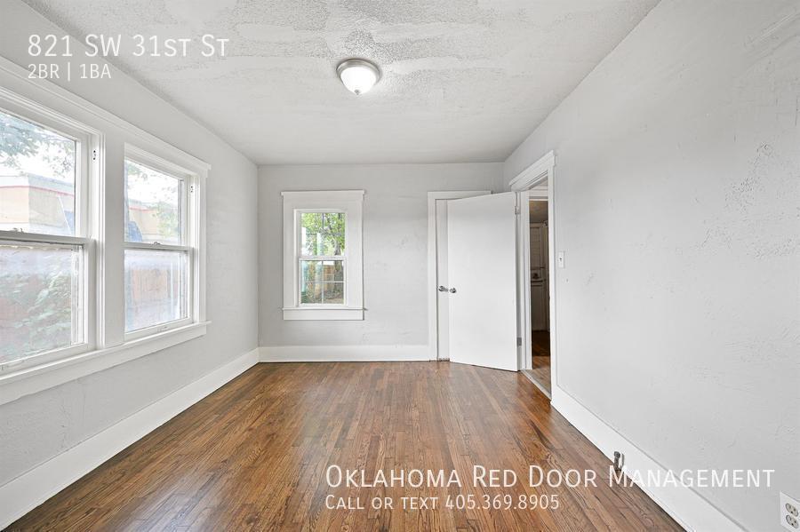 Building Photo - 821 SW 31st St