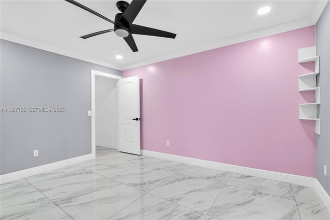 Building Photo - 702 NW Orchid St