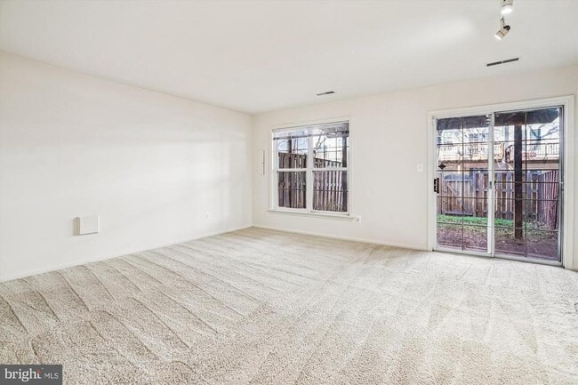 Building Photo - 45482 Pine Trail Terrace