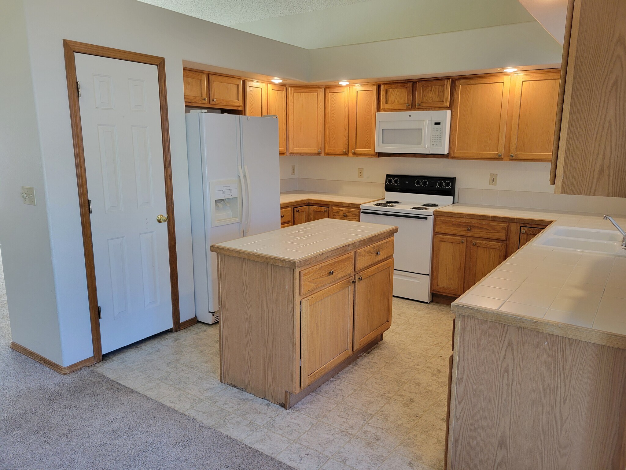 Building Photo - 5410 Balsam St