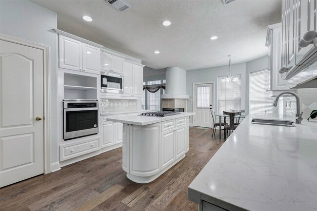 Building Photo - 12906 Silent Shore