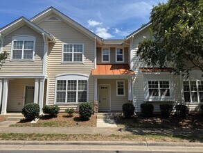 Building Photo - Spacious South Durham Townhouse!