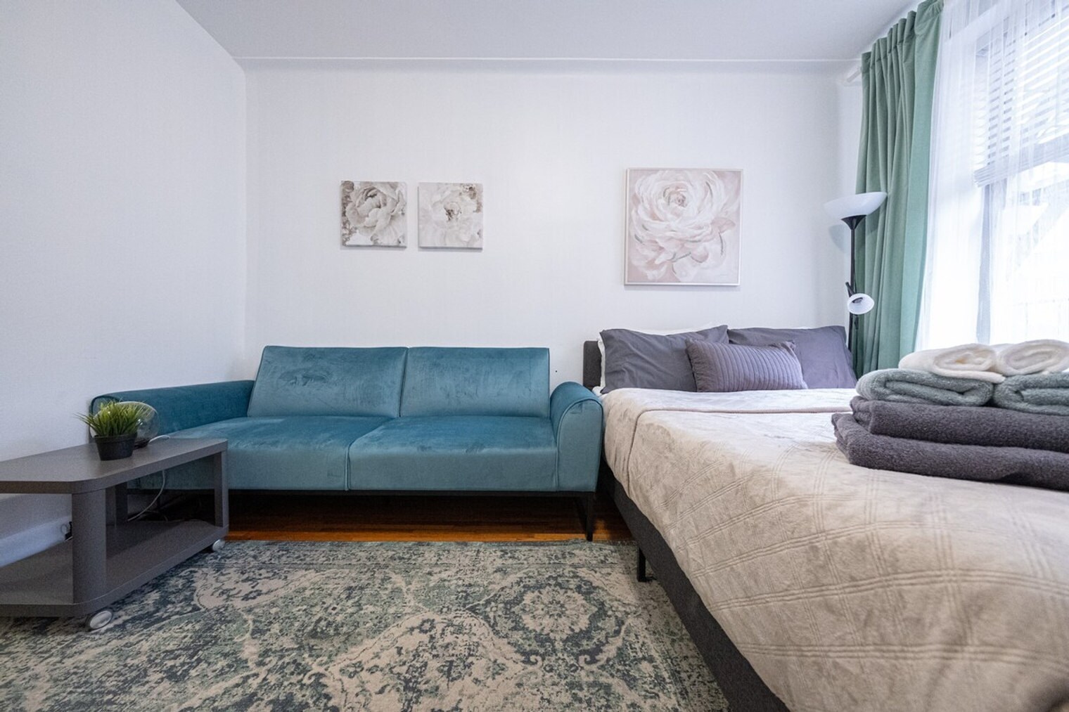 Building Photo - 328 E 74th St