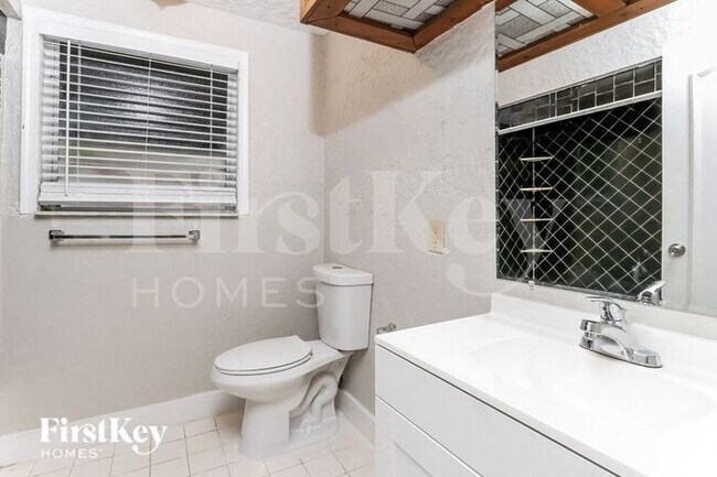 Building Photo - 127 2nd St