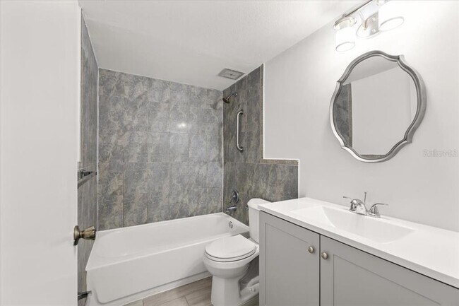 Building Photo - 1235 S Highland Ave