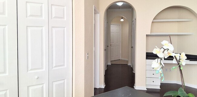 Building Photo - City View Wood Floor Updated Kitchen  2/2 condo at Park North Downtown Orlando