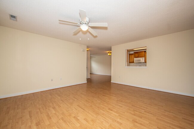Building Photo - 1517 Woodland Ct