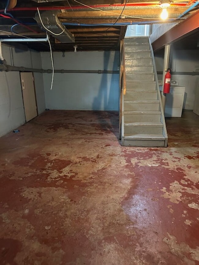 Building Photo - So Much Space - Inside and Out! 3 Bedroom,...