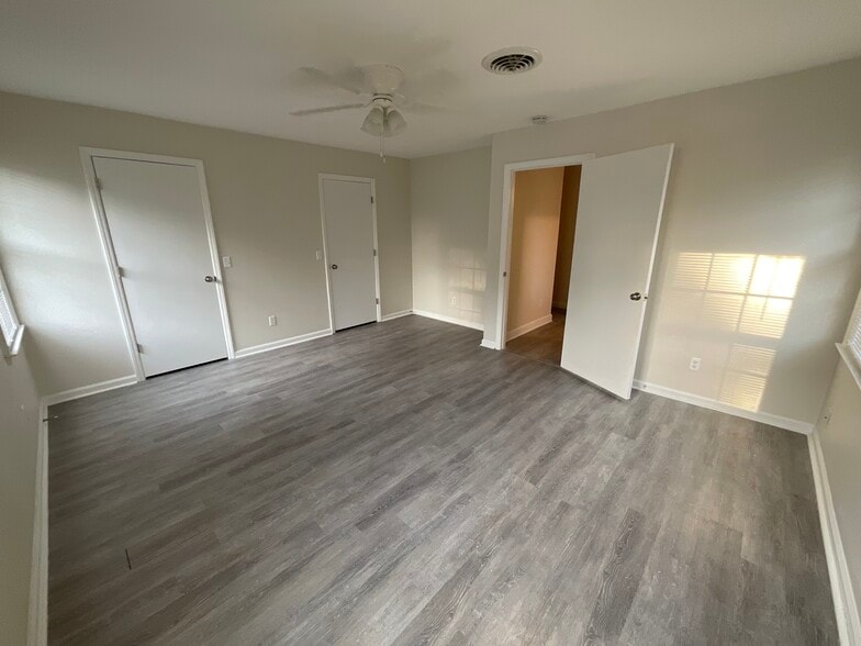 Building Photo - 612 Garland Dr