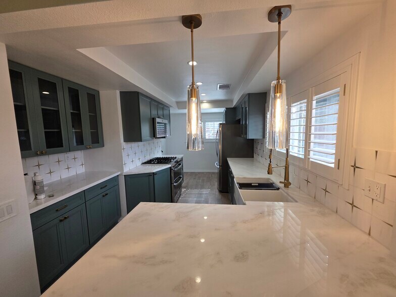 Building Photo - 18822 Hart St