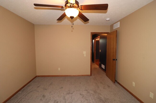 Building Photo - Country House for rent