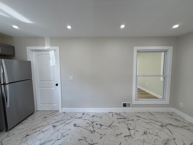 Building Photo - 1471 Frances Ln