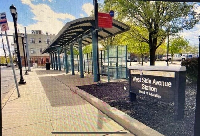 Building Photo - 39 Terhune Ave