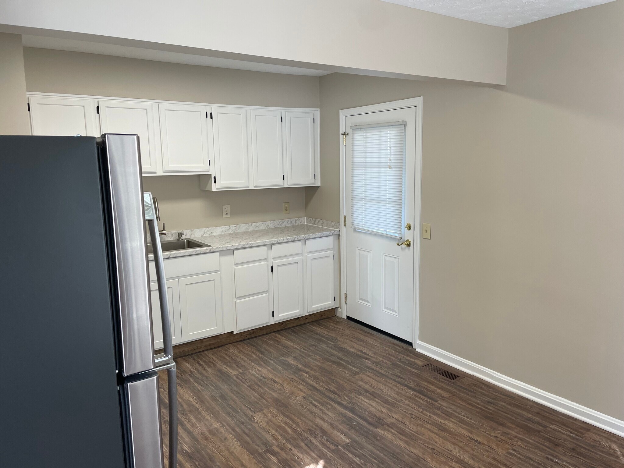 Building Photo - 2913 Abigail Dr