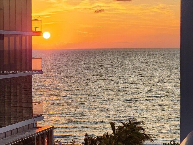 Building Photo - 2030 S Ocean Dr